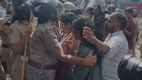 യൂത്ത് കോൺഗ്രസ് സെക്രട്ടേറിയറ്റ് മാർച്ചിൽ സംഘർഷം, അബിൻ വർക്കിക്ക് പരുക്ക്; കെ. സുധാകരൻ തലസ്ഥാനത്ത്