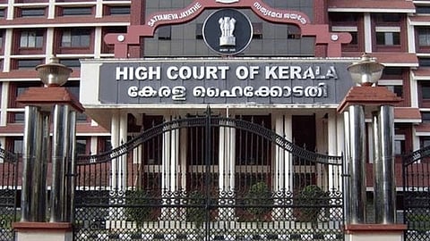 കാഫിർ സ്ക്രീൻഷോട്ട് വിവാദം: പുതിയ വകുപ്പുകൾ കൂട്ടിച്ചേർത്ത പൊലീസ് റിപ്പോർട്ട് ഹൈക്കോടതിയിൽ