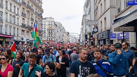 "ജനാധിപത്യത്തിന് വേണ്ടി, മാക്രോണിൻ്റെ അട്ടിമറി തടയുക"; ഫ്രാന്സില് പ്രധാനമന്ത്രി നിയമനത്തില് പ്രതിഷേധം ശക്തമാക്കി ഇടതുപക്ഷം