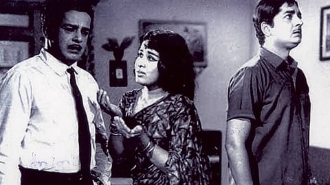 അശ്വമേധം എന്ന ചിത്രത്തില്നിന്ന്