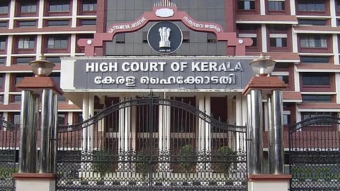 ഇതര സംസ്ഥാനങ്ങളിൽ നിന്നും ആനകളെ കൊണ്ടുവരുന്നത് തടഞ്ഞ് ഹൈക്കോടതി; ഇടപെടൽ മൃഗ സംരക്ഷണ സംഘടന നൽകിയ ഹർജിയിൽ