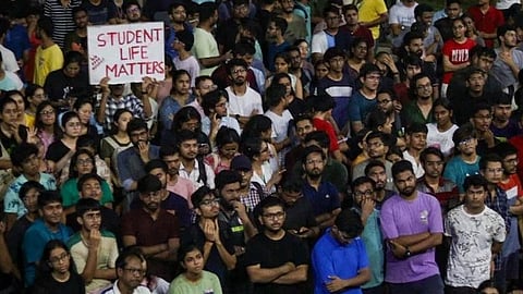 ഐഐടിയിലെ വിദ്യാർഥിയുടെ മരണം; ഗുവാഹത്തിയിൽ വൻ പ്രതിഷേധം