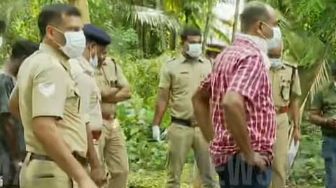 കടവന്ത്ര സ്വദേശിയായ വയോധികയുടേതെന്ന് കരുതുന്ന മൃതദേഹം കണ്ടെത്തി, കൊന്ന് കുഴിച്ചുമൂടിയതെന്ന് സംശയം