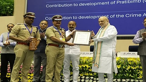 ഓൺലൈൻ അതിക്രമം തടയുന്നതിൽ സജീവമായ ഇടപെടലിനുള്ള കേന്ദ്ര പുരസ്കാരം; സംസ്ഥാന പൊലീസ് മേധാവി ഏറ്റുവാങ്ങി