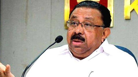 അധികാരത്തിൽ തുടരാൻ അർഹതയില്ല, സാംസ്കാരിക വകുപ്പ് മന്ത്രി രാജി വയ്ക്കണം: എം.എം. ഹസന്