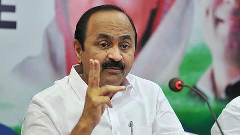 ചോദ്യങ്ങൾക്ക് മറുപടി നൽകാത്ത മുഖ്യമന്ത്രി ചരിത്രത്തെ വളച്ചൊടിച്ച് 'സ്റ്റഡി ക്ലാസ്' എടുക്കുന്നു: വി.ഡി. സതീശൻ