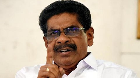 മുഖ്യമന്ത്രി ആർഎസ്എസുമായി പാലമുണ്ടാക്കാൻ കാരണം ഭയം, അഴിമതിയെ കുറിച്ച് അന്വേഷിച്ചാൽ പിണറായി ഇരുമ്പഴിക്കുള്ളിലായിരിക്കും: മുല്ലപ്പള്ളി രാമചന്ദ്രൻ