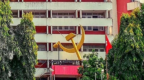 എഡിജിപിയെ നീക്കണമെന്ന ആവശ്യം ശക്തം; വിവാദങ്ങൾക്കിടെ നിർണായക യോഗം ചേർന്ന് എൽഡിഎഫ്