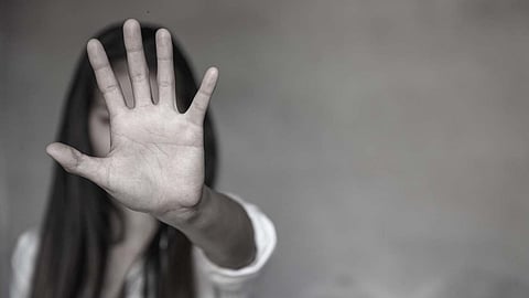 ലൈംഗികാതിക്രമം തടഞ്ഞ യുവതിയെ വെട്ടിയ സംഭവം; പ്രതി സൈമണെ വിഷം കഴിച്ച നിലയിൽ കണ്ടെത്തി