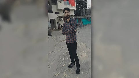 ട്രെയിനിൽ 11 വയസുകാരിയെ പീഡിപ്പിച്ചെന്ന് ആരോപിച്ച് റെയിൽവേ ജീവനക്കാരനെ ജനക്കൂട്ടം തല്ലിക്കൊന്നു