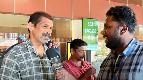 റഷ്യയിൽ നിന്നെത്തിയവർ ന്യൂസ് മലയാളം റിപ്പോർട്ടർക്കൊപ്പം