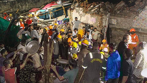 ഉത്തർപ്രദേശിൽ കനത്ത മഴയിൽ കെട്ടിടം തകർന്നു; കുട്ടികളടക്കം ഒരു കുടുംബത്തിലെ 9 പേർ മരിച്ചു