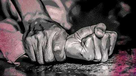 ആശുപത്രിയിൽ രോഗിയായ മകനൊപ്പം ഉറങ്ങി കിടന്നിരുന്ന യുവതി പീഡനത്തിനിരയായി: ആശുപത്രി ജീവനക്കാരൻ അറസ്റ്റിൽ