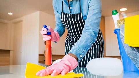 കുവൈത്തിലെ വീട്ടുജോലിക്കാർക്ക് സന്തോഷ വാർത്ത! മൊബിലിറ്റി ഗ്രേസ് പിരീഡ് ആനുകൂല്യം 55,000 വീട്ടുജോലിക്കാർക്ക്