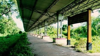 നശിക്കുന്ന കൊച്ചിന് ഹാർബർ ടെർമിനസ് റെയിൽവേ സ്റ്റേഷന്; അവഗണിച്ച് സതേൺ റെയിൽവേ ട്രിവാൻഡ്രം ഡിവിഷൻ