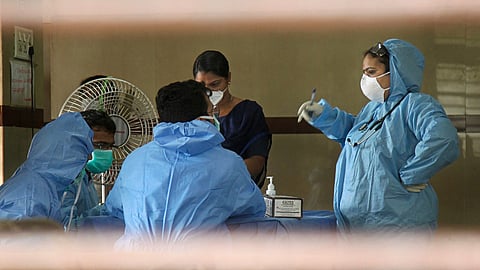 ഇന്ന് പനി സർവേ, നിപ വ്യാപനം തടയാന് ആരോഗ്യ വകുപ്പ്; കോഴിക്കോട് മെഡിക്കൽ കോളേജില് മുൻകരുതലുകൾ ശക്തമാക്കി