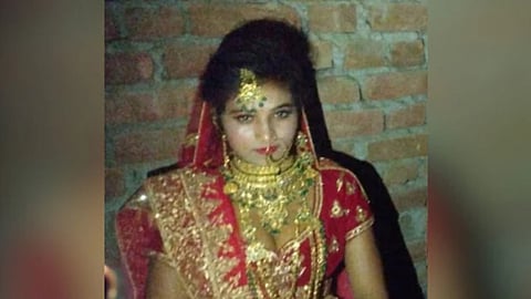 മൂന്ന് ലക്ഷം രൂപയും ബൈക്കും നൽകിയില്ല; ഭാര്യയെ അടിച്ചുകൊന്ന് യുവാവ്