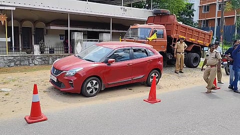 തിരുവനന്തപുരത്ത് കാറിനുള്ളിൽ പുരുഷൻ്റെ മൃതദേഹം; മൂന്നു ദിവസത്തെ പഴക്കം