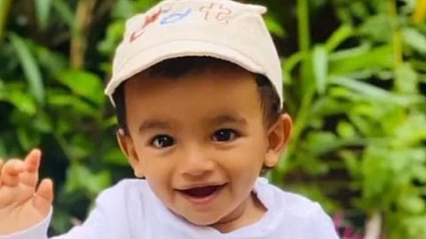 കളിക്കുന്നതിനിടയില് ഗേറ്റ് ദേഹത്തേക്ക് മറിഞ്ഞു; രണ്ട് വയസ്സുകാരന് ദാരുണാന്ത്യം