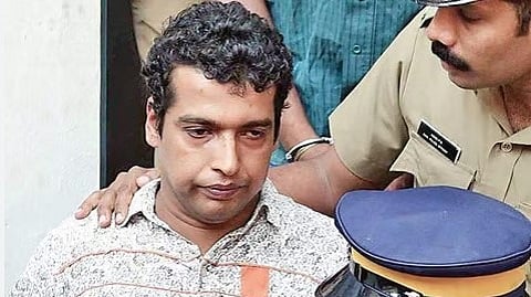 AMMAയുടെ തലപ്പത്തുള്ളവർക്ക് സെക്സ് റാക്കറ്റ്; പൾസർ സുനി ജയിലിൽ വച്ചെഴുതിയ കത്തുകൾ വീണ്ടും ചർച്ചയാകുന്നു