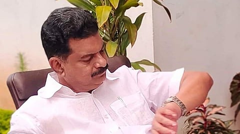 "അജിത് കുമാർ സാർ സിന്ദാബാദ്... ക്രമസമാധാനത്തിനൊപ്പം ധനവകുപ്പ് കൂടി ഏൽപ്പിക്കണം"; പരിഹസിച്ച് പി.വി. അൻവർ