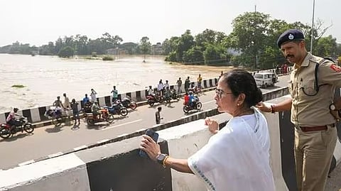 ബംഗാൾ വെള്ളപ്പൊക്കം: പ്രധാനമന്ത്രിക്ക് വീണ്ടും കത്തയച്ച് മമത