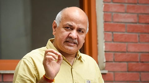 മകൻ്റെ ഫീസടക്കാൻ പോലും യാചിക്കേണ്ടി വന്നു, അറസ്റ്റിന് ശേഷം നേരിട്ട അവസ്ഥ വിവരിച്ച് മനീഷ് സിസോദിയ