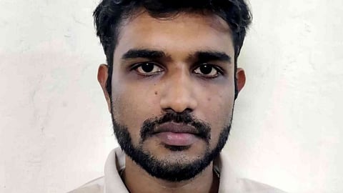 പ്രായപൂർത്തിയാകാത്ത വിദ്യാർത്ഥിനിയെ ലൈംഗികമായി പീഡിപ്പിച്ചു ; തൃശൂരിൽ ട്യൂഷൻ മാസ്റ്റർ അറസ്റ്റിൽ