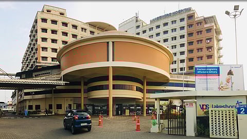 കൊച്ചി ലേക്ഷോർ ആശുപത്രിയിൽ ശമ്പള ആനുകൂല്യങ്ങൾക്കായി സമരം ചെയ്ത ജീവനക്കാർക്കെതിരെ പ്രതികാര നടപടി; 48 പേരുടെ ആനുകൂല്യങ്ങൾ തടഞ്ഞുവച്ചു