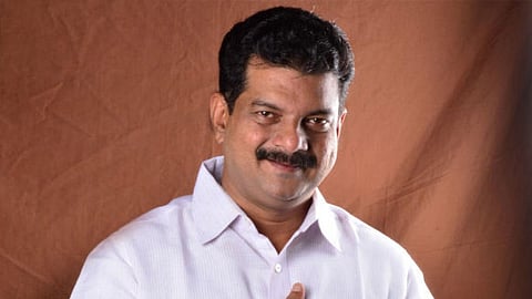 പാർക്കിംഗ് നിഷേധിച്ച സംഭവം: വനം വകുപ്പ് ഉദ്യോഗസ്ഥനെതിരെ പരാതി നൽകി പി.വി.അൻവർ