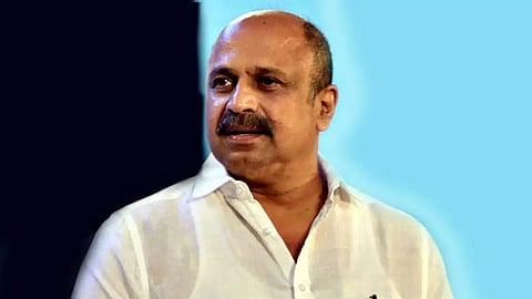 ബലാത്സംഗ കേസ്: സിദ്ദീഖിനെ അറസ്റ്റ് ചെയ്യാൻ നിർദേശം, ഫോൺ സ്വിച്ച് ഓഫാക്കി ഒളിവിൽ പോയെന്ന് സൂചന