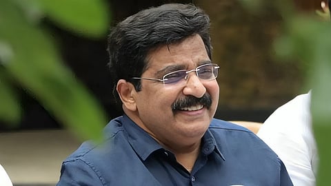 എഡിജിപി മുഖ്യമന്ത്രിയുടെ തണലില്; പൊലീസ് സേന മുഴുവന് മുഖ്യമന്ത്രിയുടെ കൂടെ പോകുന്നു: എം.കെ. മുനീര്