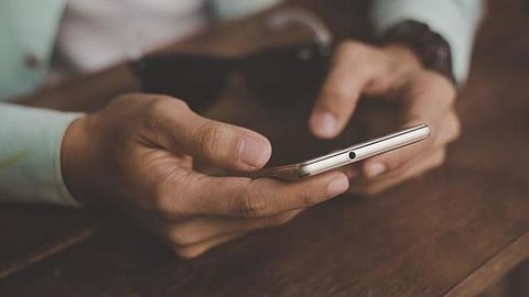 ഫോൺ വാങ്ങിയതിന് ട്രീറ്റ് നൽകിയില്ല; ഡൽഹിയിൽ പതിനാറുകാരനെ സുഹൃത്തുക്കൾ കുത്തിക്കൊന്നു