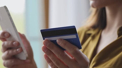 ബ്രാഡ് പിറ്റ് ആയി സമൂഹമാധ്യമങ്ങളിൽ സന്ദേശമയച്ചു; സ്പെയ്നിൽ സാമ്പത്തിക തട്ടിപ്പ് നടത്തിയ അഞ്ച് പേർ അറസ്റ്റിൽ