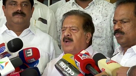 പൂരം കലക്കൽ അന്വേഷിച്ചത് യഥാർഥ പ്രതി തന്നെ; ധാർമികതയുണ്ടെങ്കിൽ മുകേഷ് എംഎല്എ സ്ഥാനം രാജിവെക്കണം: രമേശ് ചെന്നിത്തല