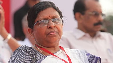 മുകേഷ് രാജിവെക്കേണ്ടതില്ല; കേസിൽ പ്രതി ചേർക്കപ്പെട്ടു എന്നത് മാനദണ്ഡമല്ലെന്ന് പി. സതീദേവി