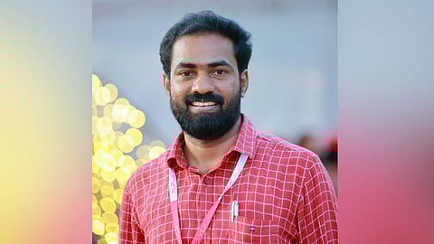 അൻവർ ഉത്തരം താങ്ങുന്നത് താനെന്ന് കരുതുന്ന പല്ലി: ഡിവൈഎഫ്ഐ നേതാവ് വി.കെ. സനോജ്