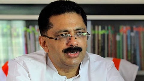 പി.വി. അന്വറുമായി നല്ല ബന്ധം; ഇപ്പോള് ഉന്നയിക്കുന്ന കാര്യങ്ങള്
ഞാനുമായി ചര്ച്ച ചെയ്തിട്ടില്ല: കെ.ടി. ജലീല്