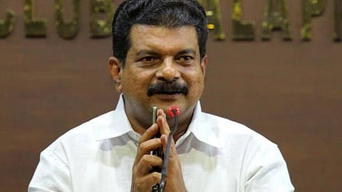 മുഖ്യമന്ത്രിക്ക് മാത്രം കാര്യങ്ങള് മനസിലാകാത്തത് എന്തുകൊണ്ട്? തിങ്കളാഴ്ച ഹൈക്കോടതിയെ സമീപിക്കും: പി.വി. അൻവർ