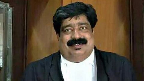 ലൈംഗിക പീഡന പരാതി; അഡ്വ. വി.എസ്. ചന്ദ്രശേഖരനെ SIT ചോദ്യം ചെയ്യുന്നു