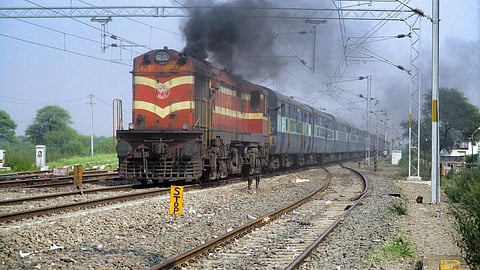 റെയിൽവേ ട്രാക്കിൽ അട്ടിമറിശ്രമം; പതിനാറുകാരൻ പിടിയിൽ