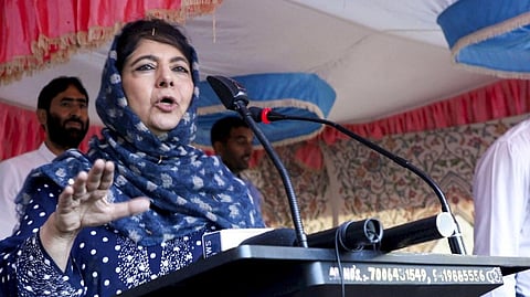 "ലബനനിലെ രക്തസാക്ഷികൾക്കൊപ്പം"; നസ്റള്ളയുടെ വധത്തിന് പിന്നാലെ തെരഞ്ഞെടുപ്പ് പ്രചാരണം താത്കാലികമായി നിർത്തിവെച്ച് മെഹബൂബ മുഫ്തി