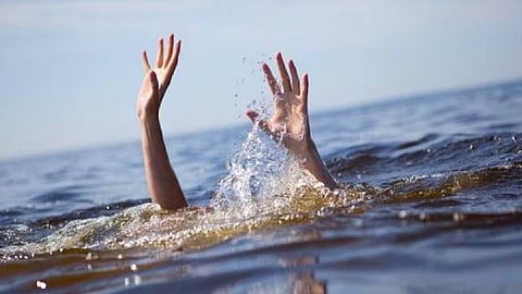 സുഹൃത്തിന്റെ പിറന്നാള് ആഘോഷിക്കാന് പോയ യുവാവ് വെള്ളക്കെട്ടില് മുങ്ങിമരിച്ചു