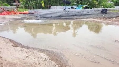 കുടിവെള്ളത്തില് പുഴുക്കള്; ആലപ്പുഴയിൽ പൈപ്പ് ലൈൻ പൊട്ടിയിട്ടും അവഗണിച്ച് അധികൃതർ