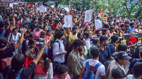 കൊൽക്കത്ത ബലാത്സംഗക്കൊല; സർക്കാർ ഉറപ്പ് പാലിച്ചില്ല, ഡോക്ടർമാർ വീണ്ടും സമരത്തിലേക്ക്