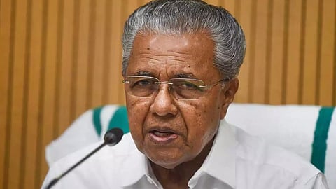 'ദ ഹിന്ദുവിൽ വന്നത് പറയാത്ത കാര്യം, വീഴ്ചപറ്റിയെന്ന് പത്രം തന്നെ സമ്മതിച്ചു', പി.ആർ ടീമിനെക്കുറിച്ച് ഒന്നും മിണ്ടാതെ മുഖ്യമന്ത്രി