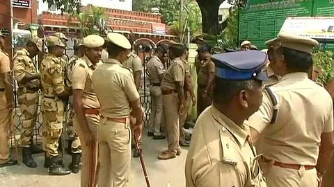 പോക്സോ കേസിൽ ഇരയായ പെൺകുട്ടിയുടെ മാതാപിതാക്കൾക്ക് നേരെ പൊലീസ് ആക്രമണം; അന്വേഷണത്തിന് ഉത്തരവിട്ട് മദ്രാസ് ഹൈക്കോടതി