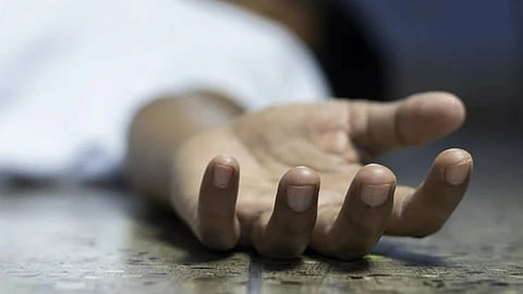 ടോയ്ലറ്റ് ഫ്ളഷ് ചെയ്യുന്നതിനെ ചൊല്ലി തർക്കം; പതിമൂന്നുകാരി ഏഴു വയസുകാരിയായ സഹോദരിയെ കുത്തിക്കൊന്നു