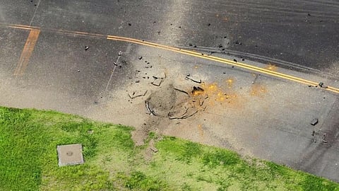 ജപ്പാനിൽ രണ്ടാം ലോക മഹായുദ്ധകാലത്ത് കുഴിച്ചിട്ട ബോംബ് പൊട്ടി ! വിമാനത്താവളത്തിൽ വൻ ഗർത്തം, സർവീസ് മുടങ്ങി
