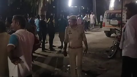 രണ്ട് മാസം മുമ്പ് ജീവന് ഭീഷണിയുണ്ടെന്ന് പരാതി നൽകിയിട്ടും നടപടിയുണ്ടായില്ല; അമേഠിയില് ദളിത് കുടുംബം വെടിയേറ്റ് കൊല്ലപ്പെട്ടു